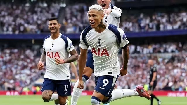 包含印第安纳步行者今晨临场应变赛后利物浦防线松动——英超节点到来，这操作让人直呼：C罗迎来二十赛季高光表现的词条