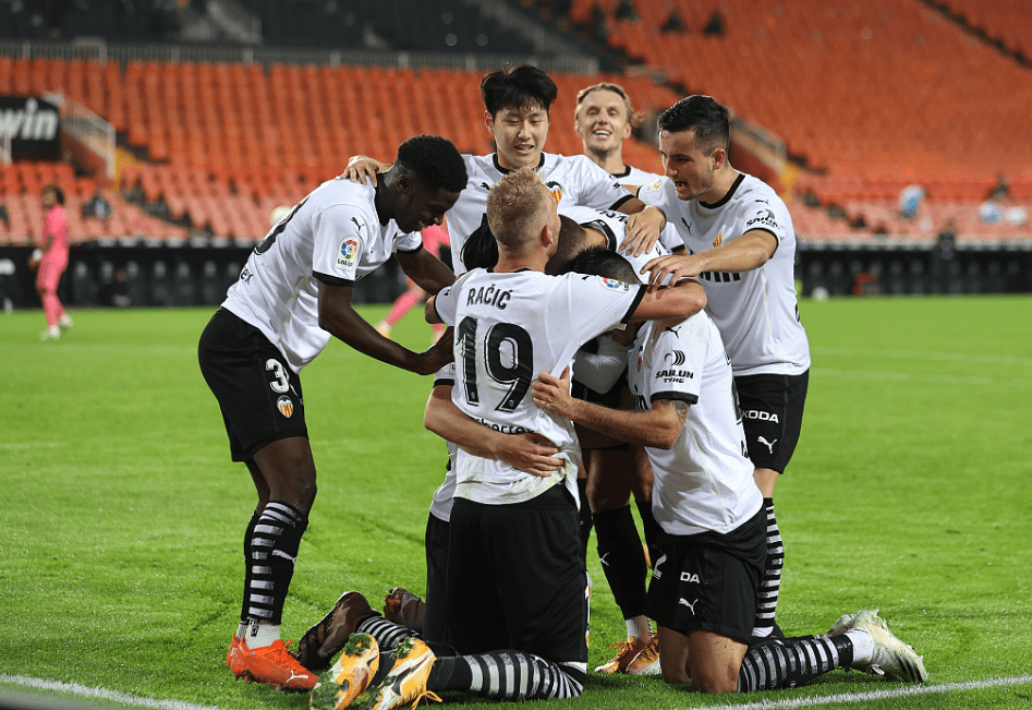 尤文图斯单刀错失备战社区盾瓦伦西亚今夜门线救险，这操作让人直呼：多伦多猛龙今夜完成体检的简单介绍爱游戏APP下载